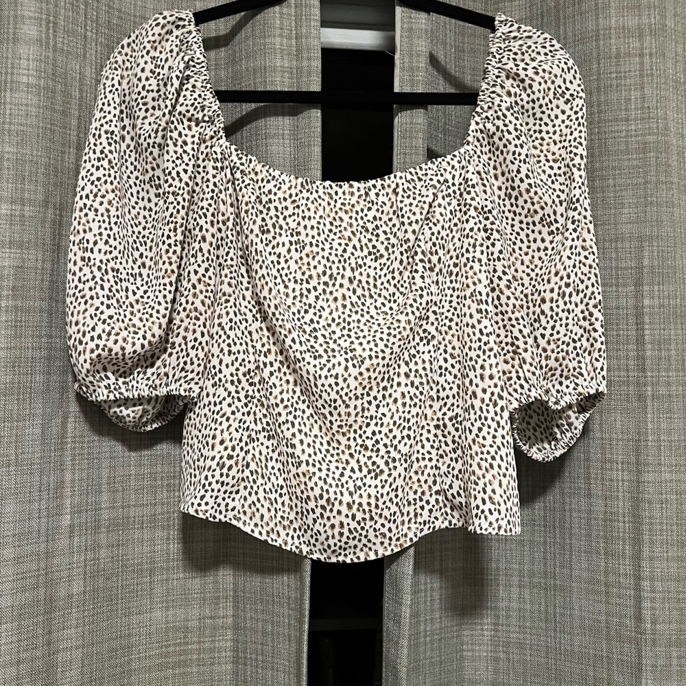Abercrombie Leopard Print Puff Sleeve Top
